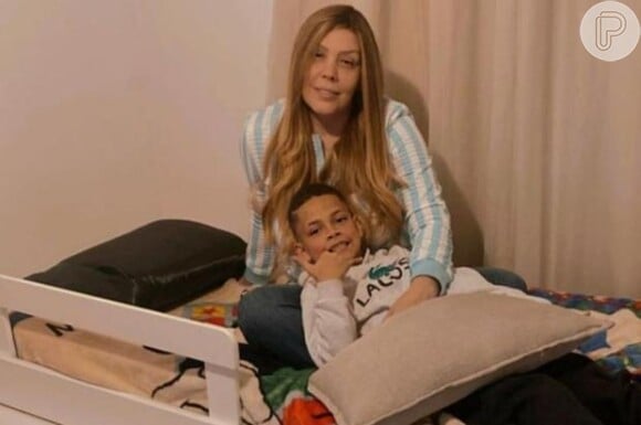 Simony conta que avaliou transferir gaurda do filho caçula para a mãe durante tratamento contra o câncer