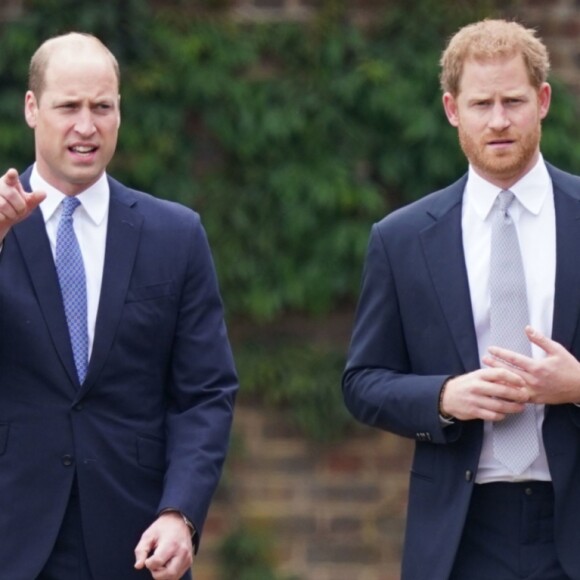 Príncipe William e Príncipe Harry: 'A relação entre os dois está por um fio. Será preciso um milagre para consertar as coisas', diz fonte do Radar Online