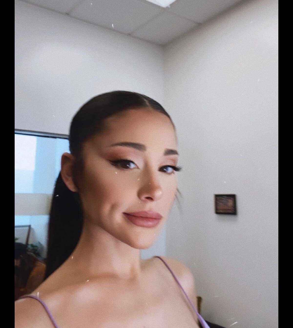 Foto: Ariana Grande disse para os internautas se amarem como são -  Purepeople