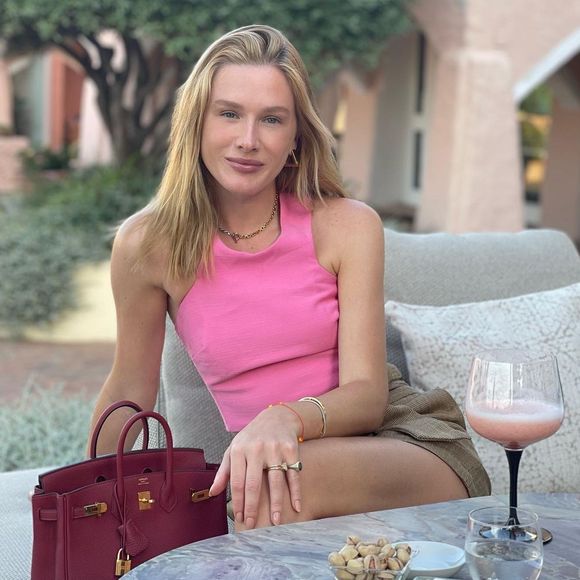 Empresa de Fiorella Mattheis vende itens de luxo de segundo mão