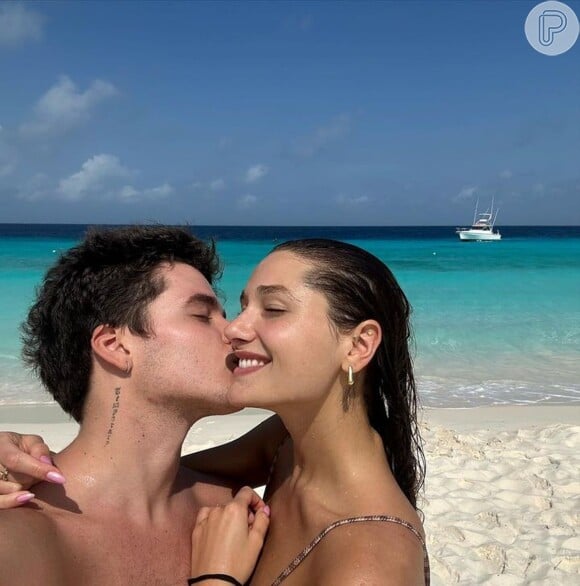 Sasha Meneghel e João Figueiredo curtiram as praias de águas cristalinas de Curaçao