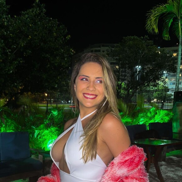 Filha de Heloísa Périssé, Luisa Périssé estreia peça no teatro nesta quinta-feira, 4 de maio de 2023