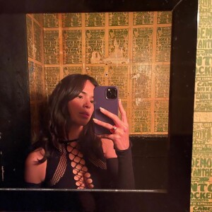 Bruna Marquezine explicou que por mais que queira sair, prefere manter o romance em discrição