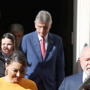 Janja apostou em penteado polido para reunião com primeiro-ministro do Reino Unido na companhia de Lula