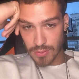 João Guilherme mostrou novo visual com barba