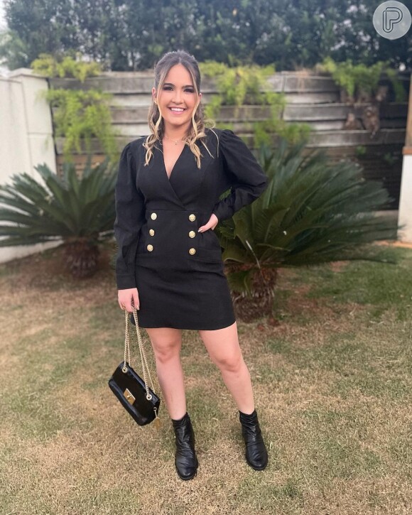 Amanda Vasconcelos é empresária e costuma postar fotos dos seus looks no Instagram