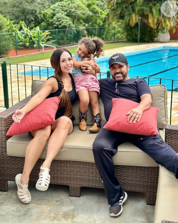 Casada com o sertanejo Edson, Deia Cypri divide rotina entre trabalho e família