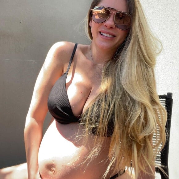 Bárbara Evans engravidou de gêmeos em 2021, mas um dos embriões não se desenvolveu