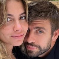 Namorada de Piqué, Clara Chía é vista em fotos exclusivas se divertindo na mansão de Shakira