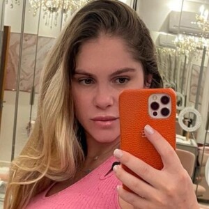 Bárbara Evans responde pergunta surreal de seguidor