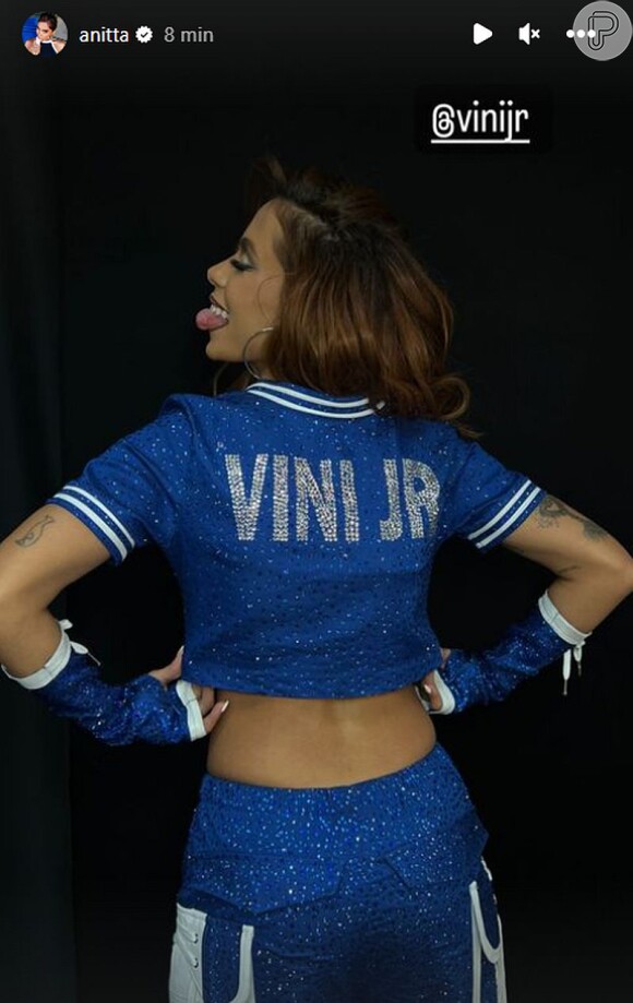 Anitta homenageou Vini Jr. com seu look na Champions League