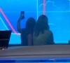 Gafe no 'Jornal Nacional'!: duas mulheres fizeram selfie na escalada (abertura) do telejornal em 15 de junho de 2023