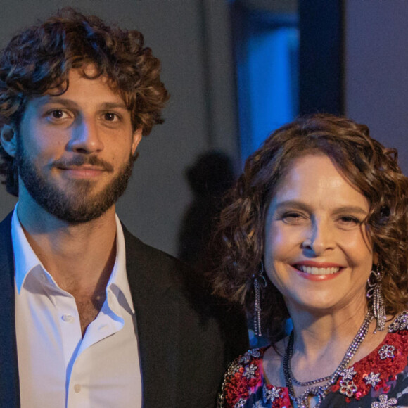 Chay Suede foi filho de Drica Moraes na novela 'Travessia' que acabou no primeiro semestre de 2023.