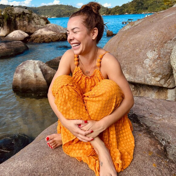 Fernanda Souza afirmou que a namorada é seu melhor presente de aniversário