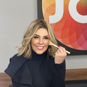 Simony voltou a agradecer apoio da família e fãs em luta contra o câncer no intestino: 'Dia 19 de junho, é dia de renascimento'