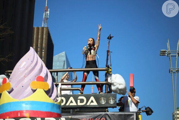 Ratinho pede para que Parada LGBTQIAPN+ de São Paulo se mude para o Sambódromo, ignorando o fato de que ato reuniu público maior do que o estabelecimento citado permite