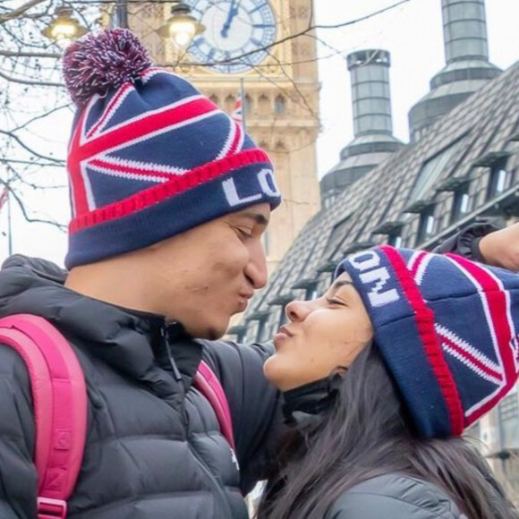 João Gomes e Ary Mirelle, grávida do primeiro filho do casal, vão se casar, diz a colunista Fabia Oliveira, do portal 'Metrópoles'
