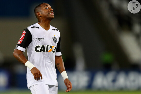 Robinho muda versão de depoimento em acusação de estupro