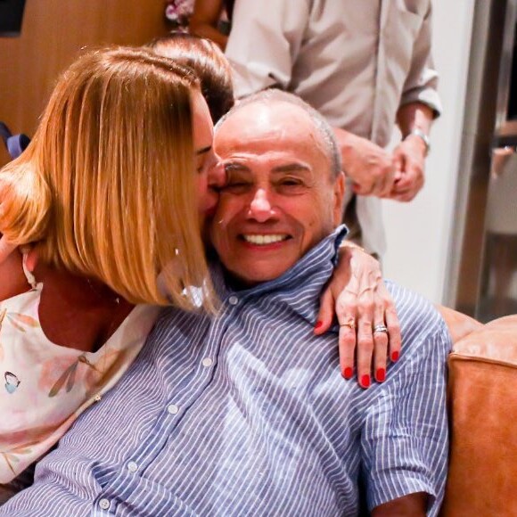 Mulher de Stênio Garcia, Mari Saade negou ligação entre internação do marido e harmonização facial feita por ele em junho de 2023