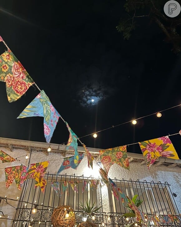 Festa de Bruna Marquezine contou com decoração especial no clima de São João