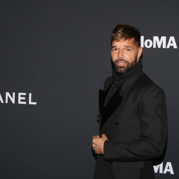 Ricky Martin se afastou da família após acusações de incesto