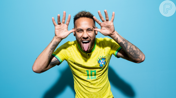 De helicóptero, Neymar sobrevoa a sua mansão de mais de 10 mil m²