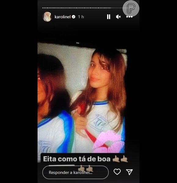 Karoline Lima divertiu os seguidores com os comentários sobre as fotos antigas