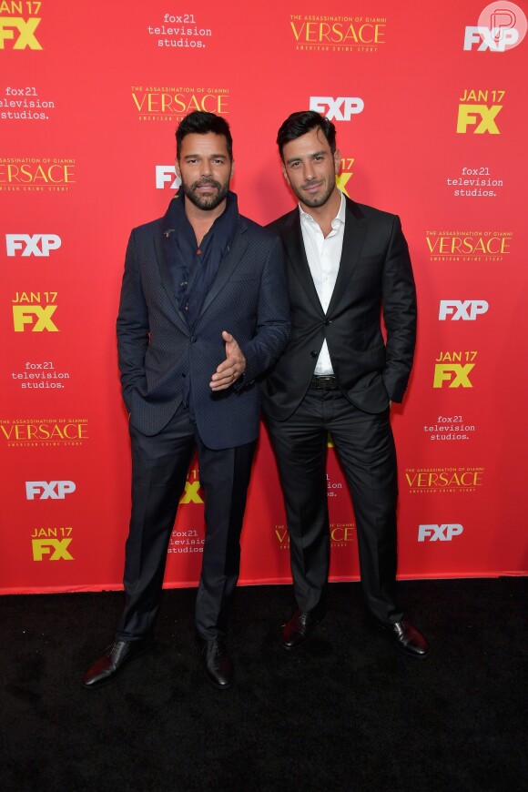 Ricky Martin e Jwan Yosef dizem ter tido separação amigável e terminado casamento 'com amor', mas notícia de traição sugere outra coisa