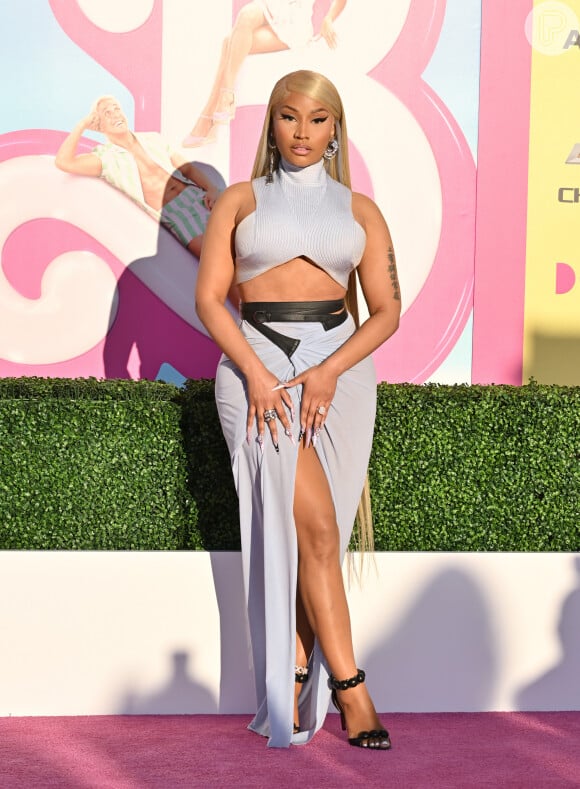 Para 'Barbie', Nicki Minaj apostou em um look azul bebê com detalhes em preto e isso frustou os fãs que queriam um look rosa.