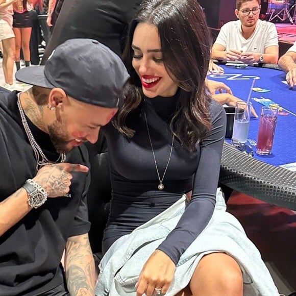 Neymar e Bruna Biancardi serão pais de uma menina, que se chamará Mavie