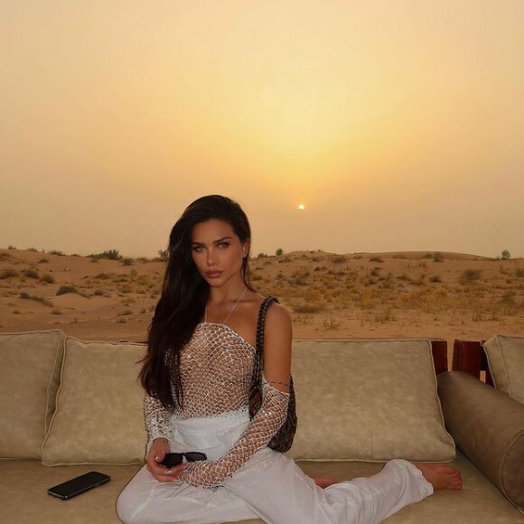 Flavia Pavanelli deixou suas fãs encantadas ao mostrar sua viagem em Dubai: "Incrível baby"