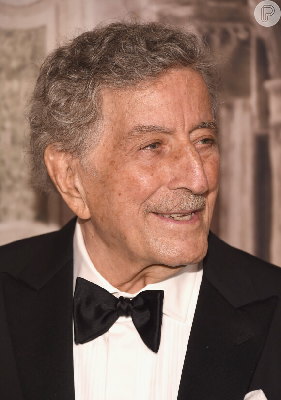 Agência de notícias Associated Press confirma com assessoria de Tony Bennett morte do cantor e compositor