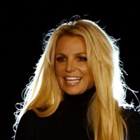 Paixão de Britney Spears por perfumes rendeu prêmios, música e império extraordinário. Aos detalhes!