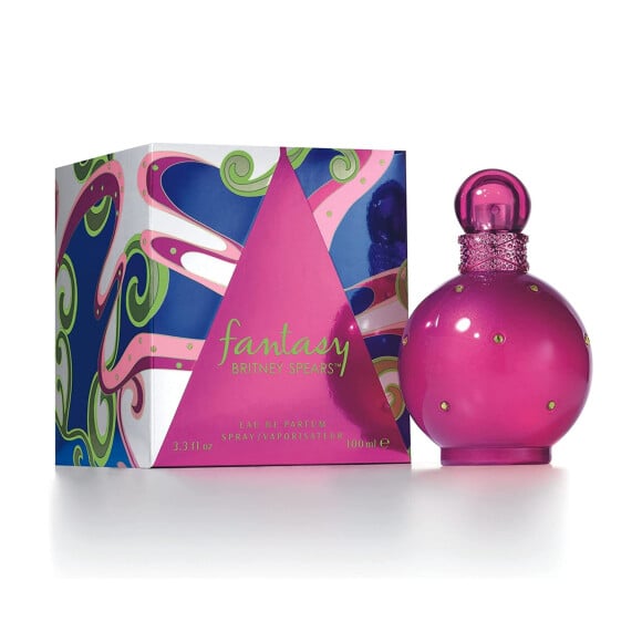 Britney Spears faz propaganda de uma das suas fragrâncias no videoclipe da sua música 'Perfume'