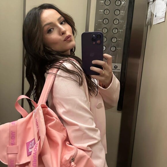 Mãe de Larissa Manoela não queria ver a filha com looks ousados: 'Não podia ser ousada, que tinha que ficar comportada'