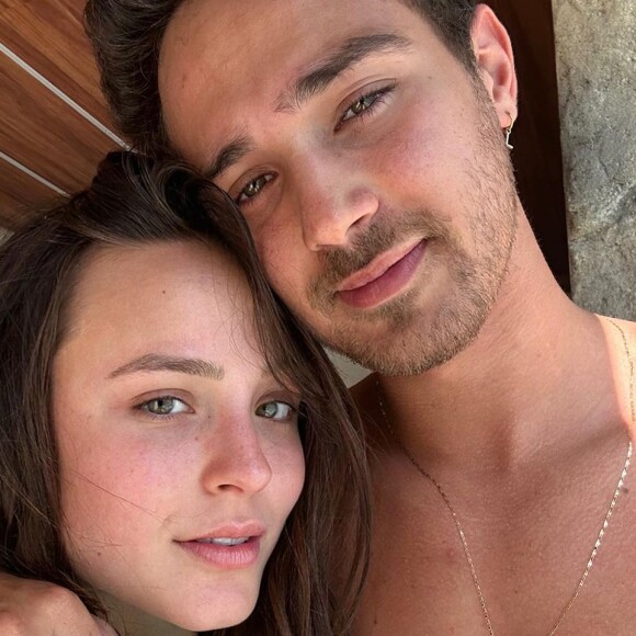 Pais de Larissa Manoela não aprovam a relação da filha com André Luiz Frambach; casal está noivo desde dezembro de 2022