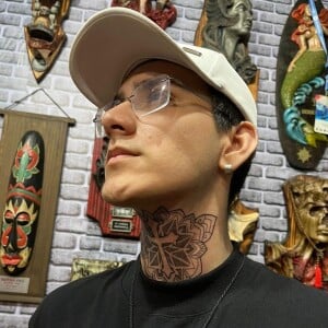 Arthur Urach respondeu sobre como é ter uma mãe prostituta: 'Eu acho muito pica. Pensa comigo: quando te chamam de filho da puta, você fala 'Eu sou mesmo, caralho''