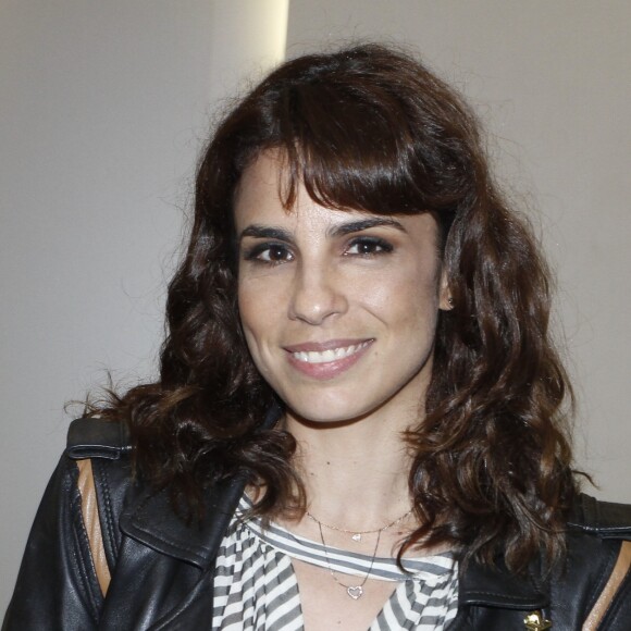 Maria Ribeiro é uma atriz e apresentadora que já se relacionou com alguns famosos como: Paulo Betti, Fabio Assunção e Caio Blat, por exemplo.