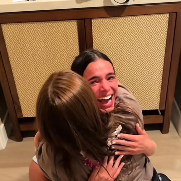 Bruna Marquezine está contando com o apoio de Sasha para a divulgação de 'Besouro Azul'