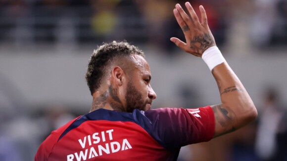 Em meio às férias polêmicas em Ibiza, Neymar pede para sair do PSG e pai do jogador se pronuncia