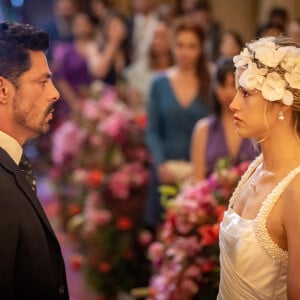 Apesar de estar usando um look para seu casamento lindo na novela 'Terra e Paixão', Graça será abandonada no altar.