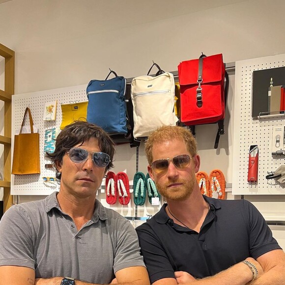 Príncipe Harry e Nacho Figueras: 'Fazendo compras para nossas mulheres'