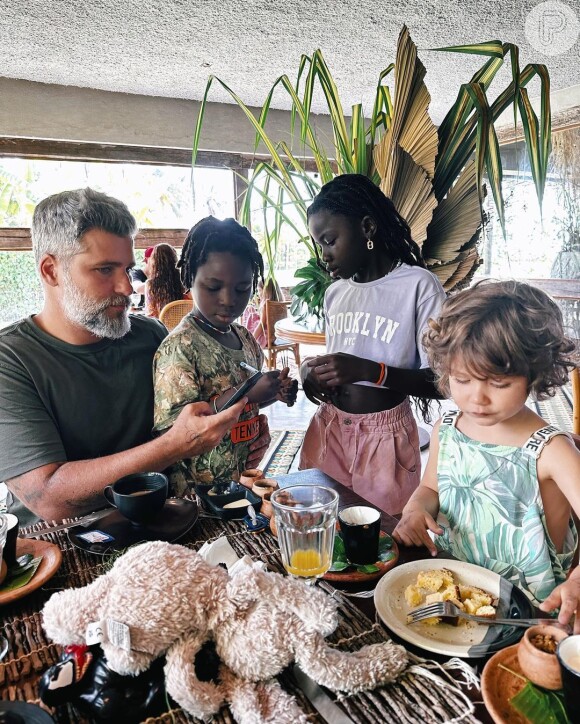 Giovanna Ewbank e Bruno Gagliasso passaram boa parte da pandemia no Rancho com a família