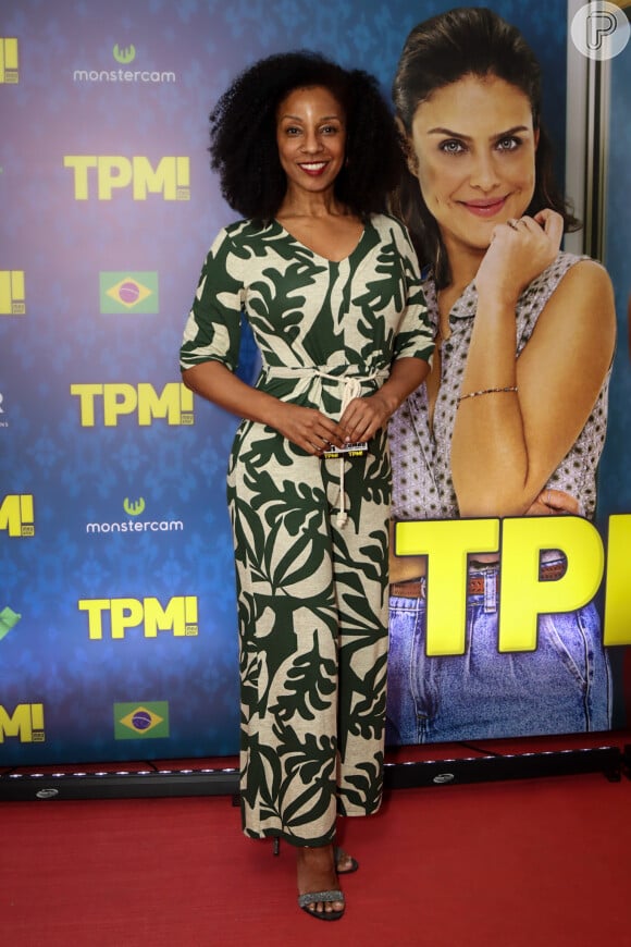 Adriana Lessa foi à pré-estreia do filme 'TPM! Meu Amor'