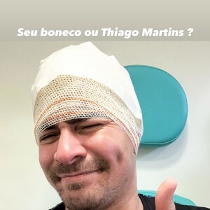 Thiago Martins mostra foto com cabeça enfaixada nas redes sociais