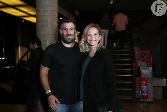 Fernanda Rodrigues e o marido, Raoni Carneiro, são amigos de André Marques 