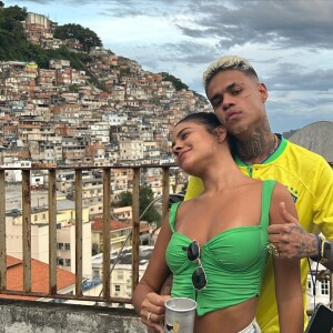 MC Cabelinho e Bella Campos estão juntos há quase 1 ano