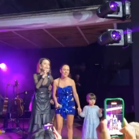 Tata Werneck cantou 'Vamos Pular' com Clara Maria e Sandy em seu aniversário de 40 anos