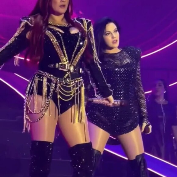 Fãs de Dulce Maria e Maite Perroni defendem suas cantoras contra comentários maldosos nas redes sociais.