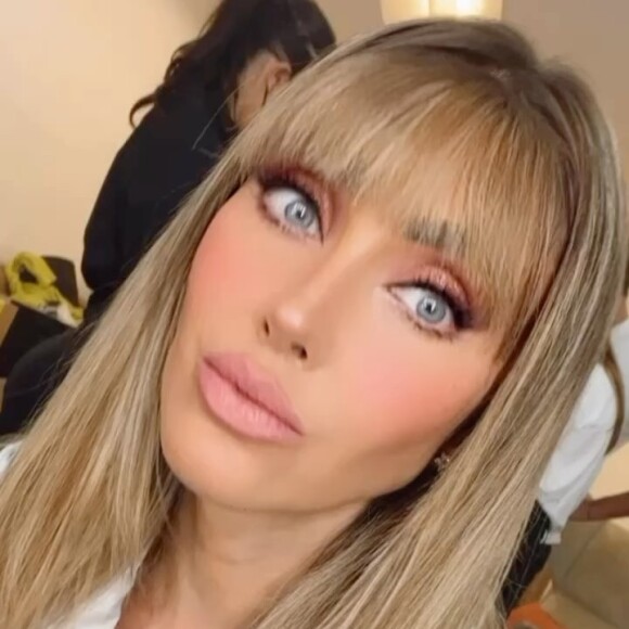Anahí também deu um forte depoimento sobre a anorexia, doença que a acomete desde a adolescência